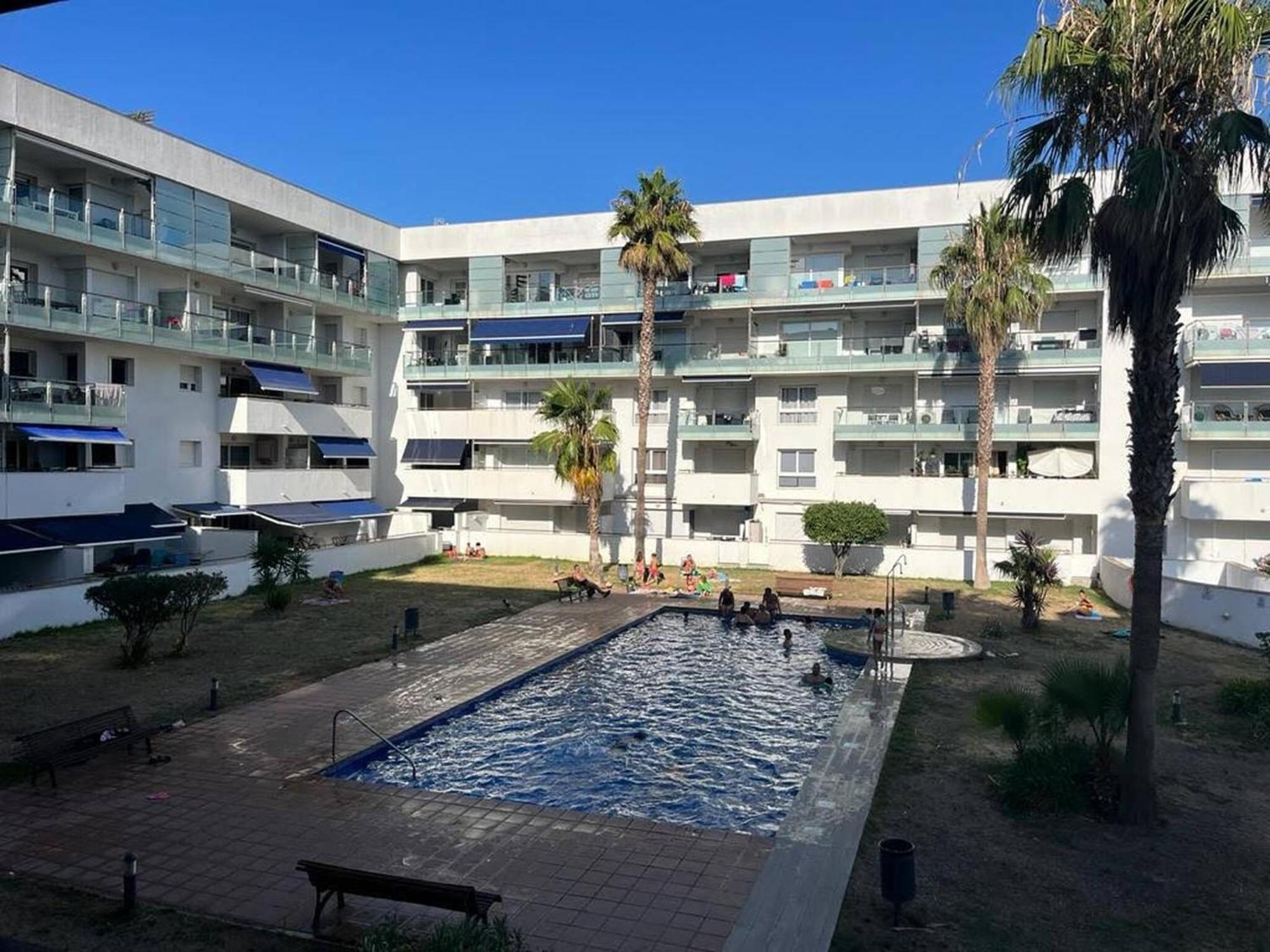 Bonito Apartamento Con Parking Y Piscina En Roses Av-53 Екстериор снимка