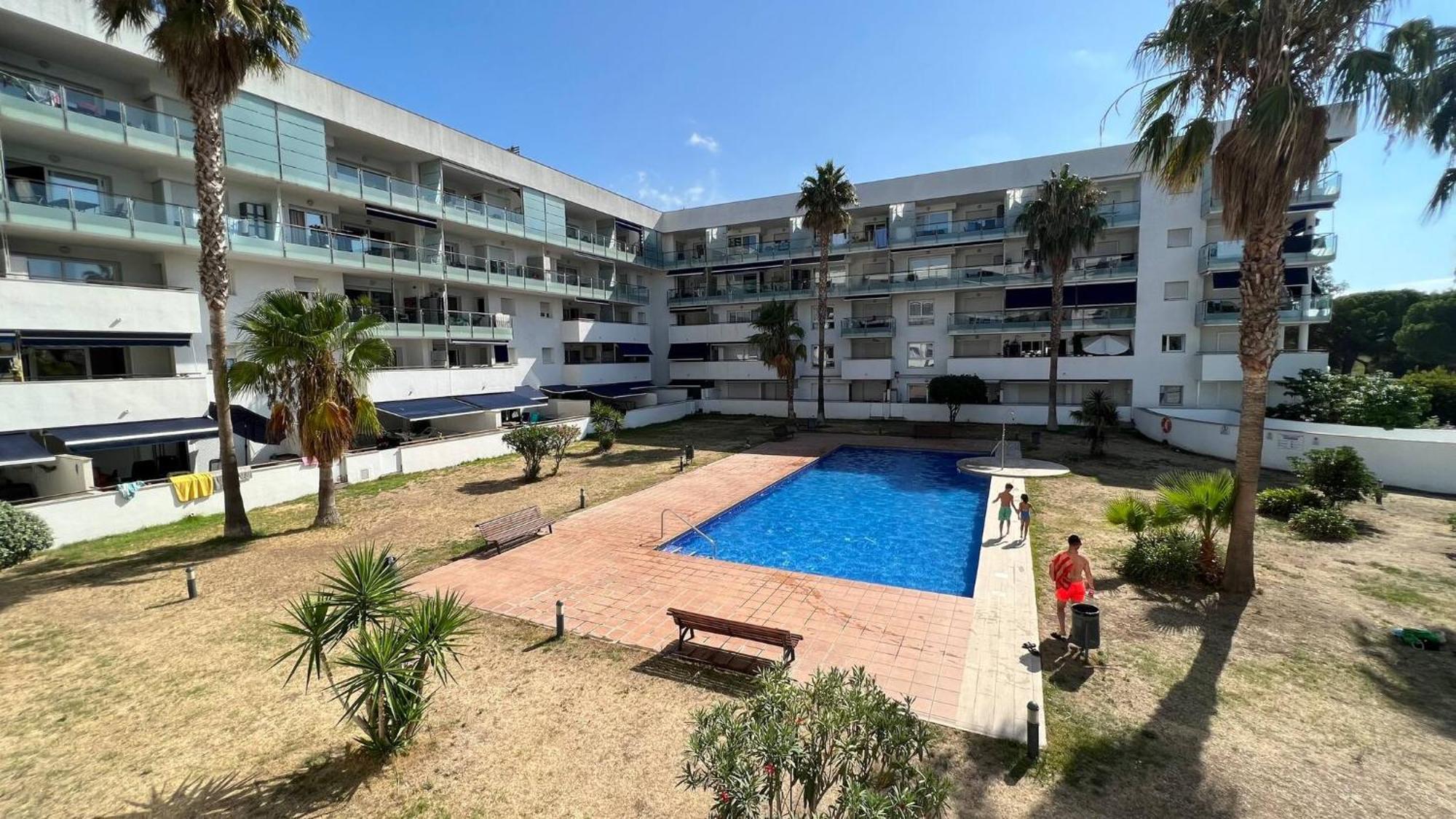 Bonito Apartamento Con Parking Y Piscina En Roses Av-53 Екстериор снимка